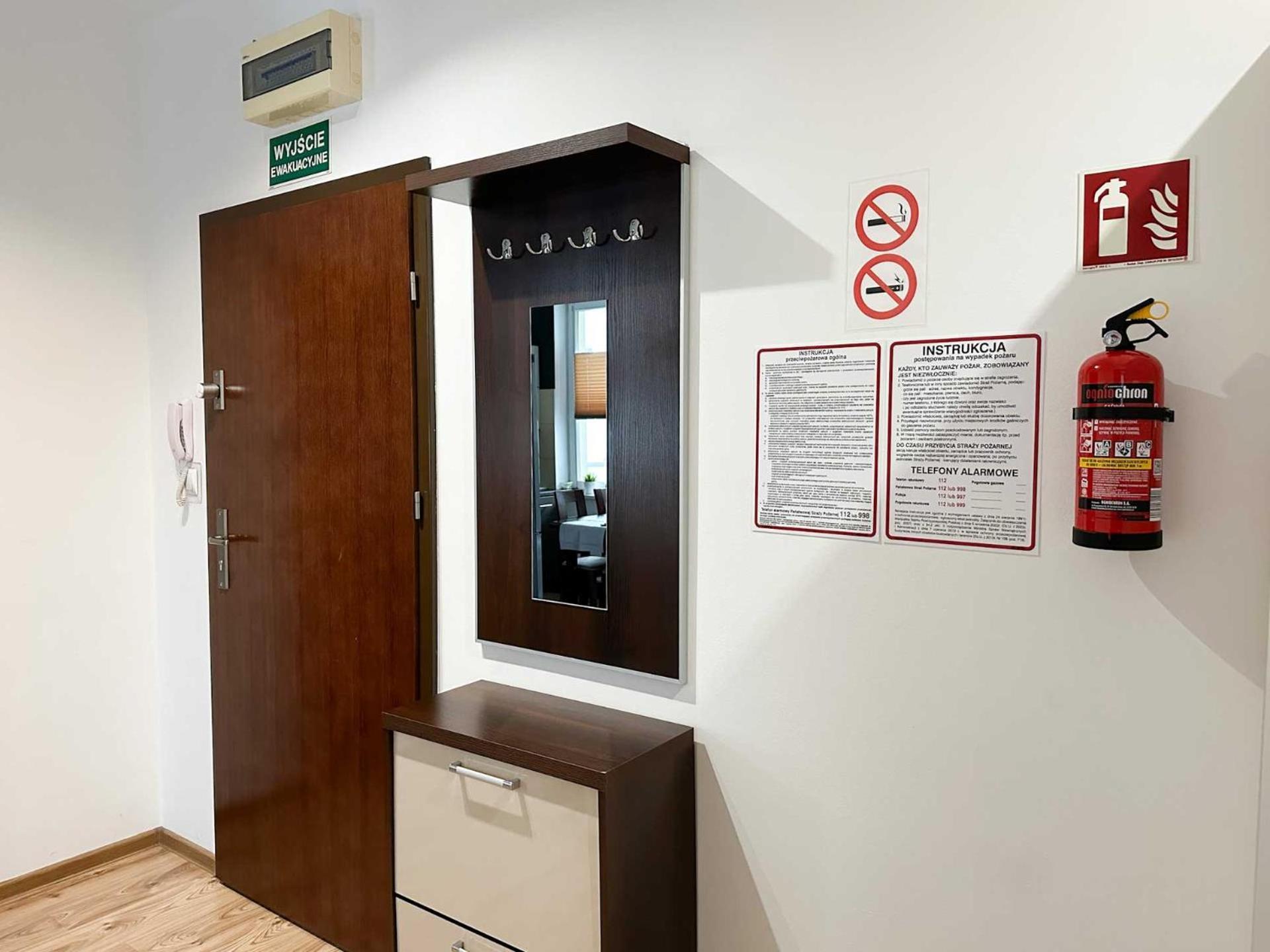 Dmk Green Apartment Near Warsaw-Modlin Airport Nowy Dwór Mazowiecki Екстериор снимка